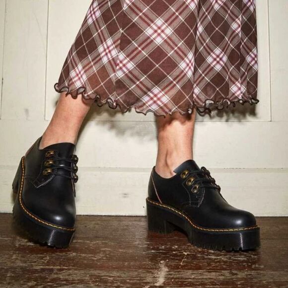BRAND NEW DR MARTENS LEONA LOW BLACK VINTAGE SMOOTH HEELED SHOES G1 - Picture 1 of 16